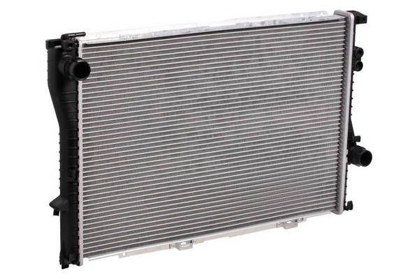 Радиатор системы охлажденияBMW 5 (E39) (95-) G M/A lrc26108 Luzar