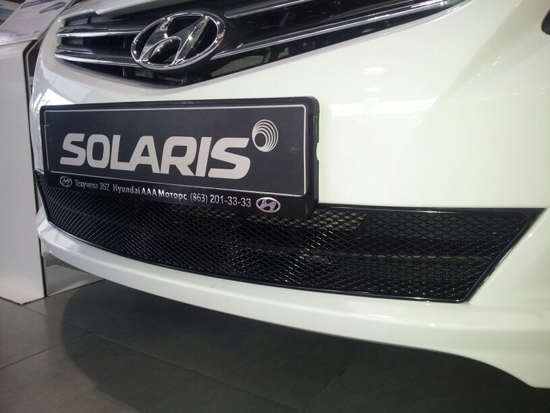 Сетка на бампер внешняя для HYUNDAI Solaris 2014-2017, черн., 15 мм / Хендай Солярис 0125051415b Arbori