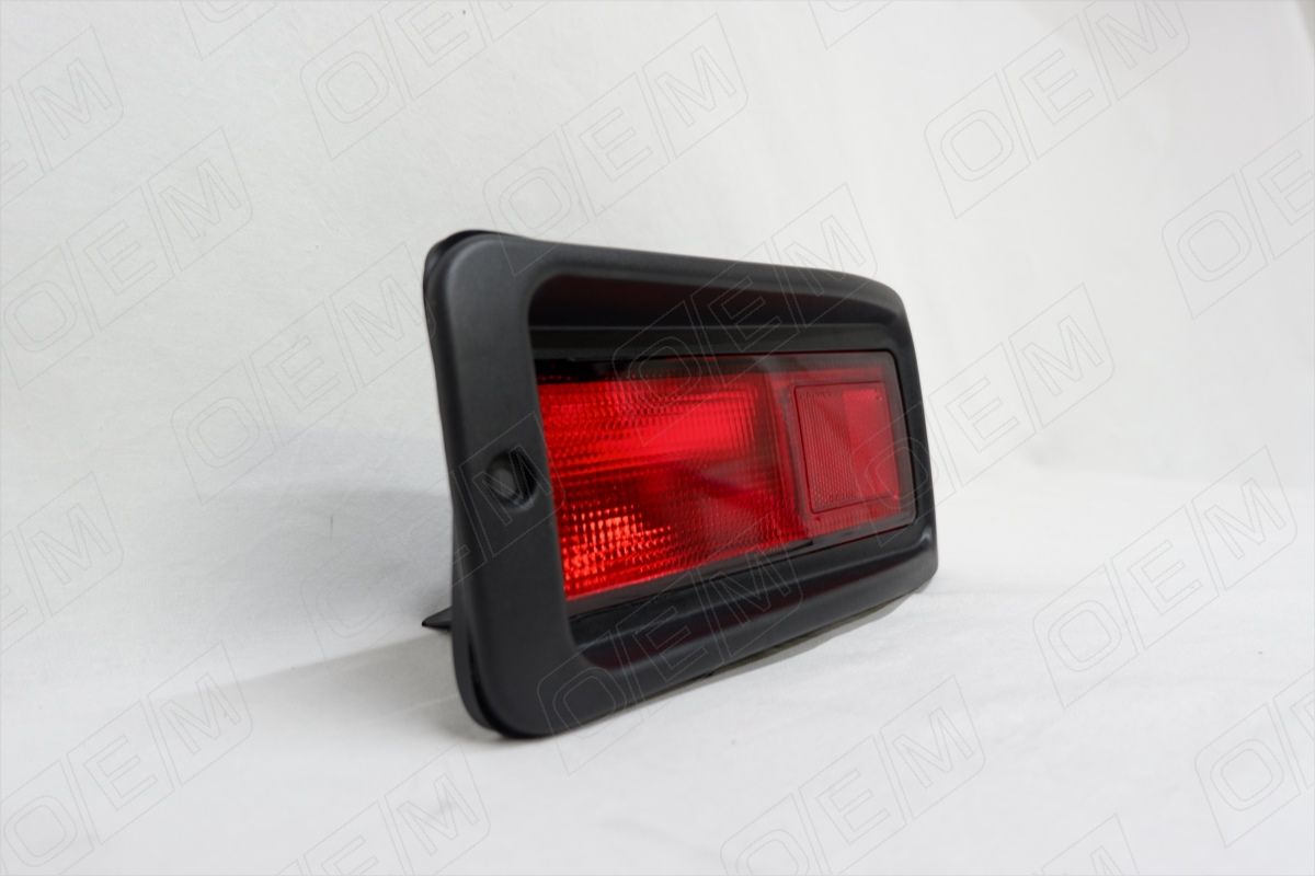 Фонарь противотуманный правый Mitsubishi Pajero Sport 1 (1999-2008) oem0019ptfzr O.E.M.