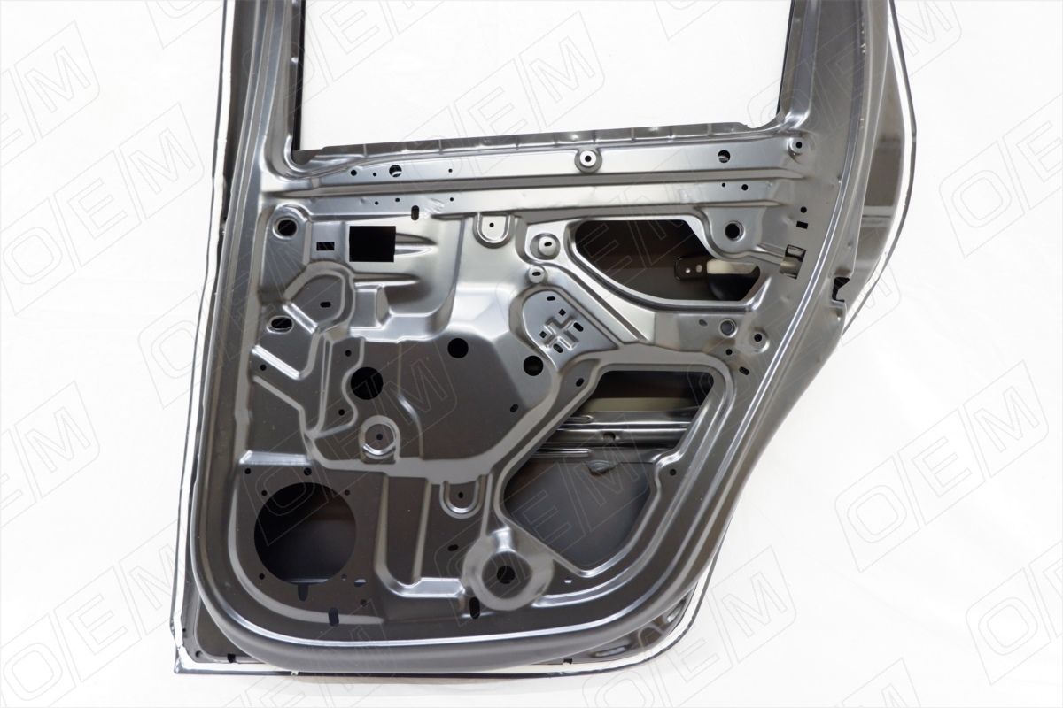 Дверь задняя правая Renault Duster 1 2011-2020 OEM0020DZR O.E.M.