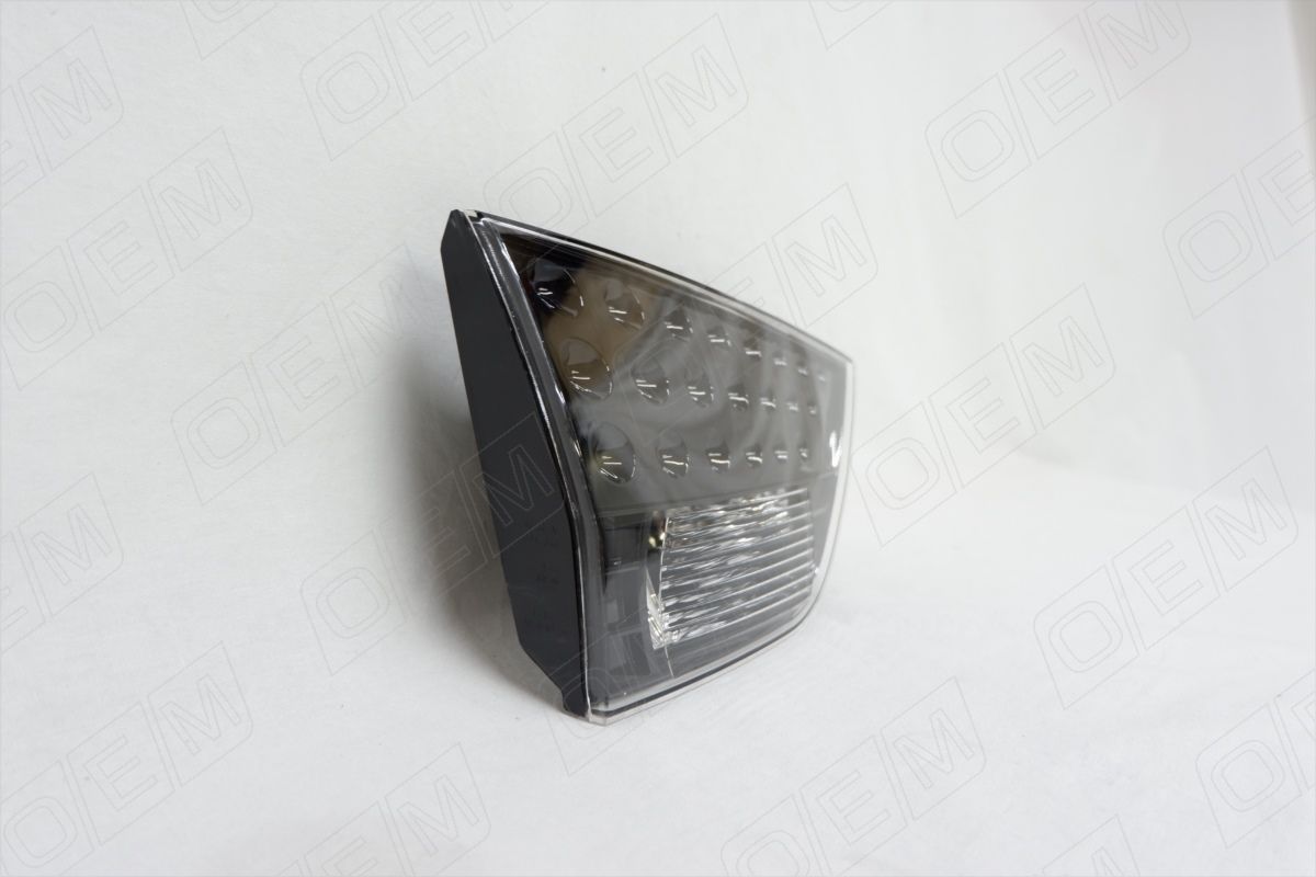 Фонарь левый внутр�енний Mitsubishi Outlander 2 XL (2007-2012) oem0316fonl O.E.M.