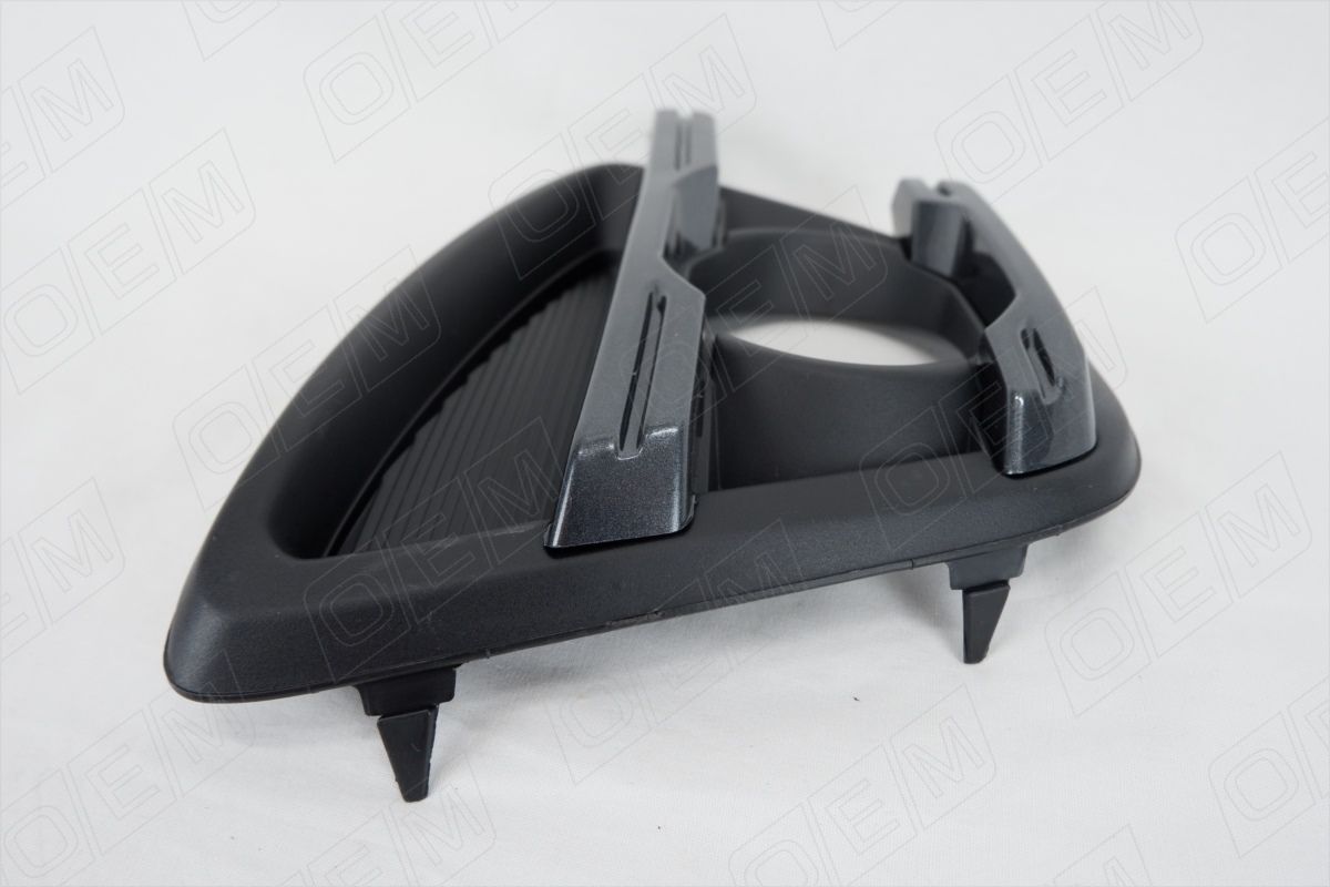 Окантовка противотуманной фары правая Mazda CX-5 1 2015-2017 oem1339r O.E.M.