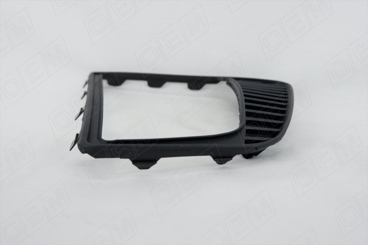 Рамка ПТФ HYUNDAI CRETA 1 15-21 прав. oem1368r O.E.M.