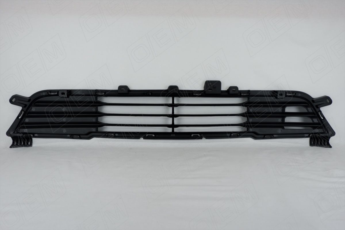 Решетка в бампер нижняя Mitsubishi Outlander 3 2012-2015 OEM3658 O.E.M.