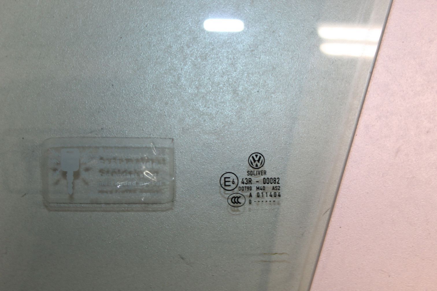 Б/У 3C4845201B Стекло двери передней левой для Volkswagen Passat B6 2005-2010 BY1A158258 Б/У запчасти