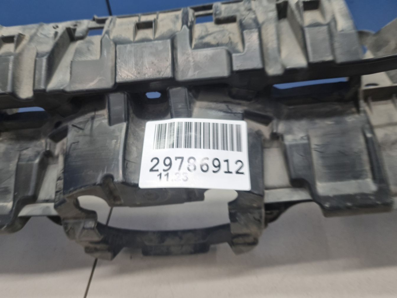 Б/У 5311542010 Кронштейн решетки радиатора для Toyota RAV 4 2019- by1a324472 Б/У запчасти