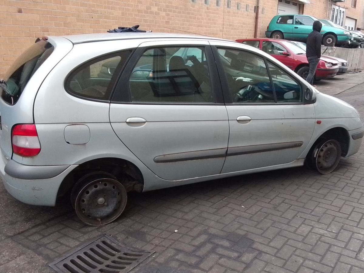 Б/У 224332597R Катушка зажигания Renault Scenic 1 (1996-2003) затерт номер Проверочный срок устанавл bu6a1794949 Б/У запчасти