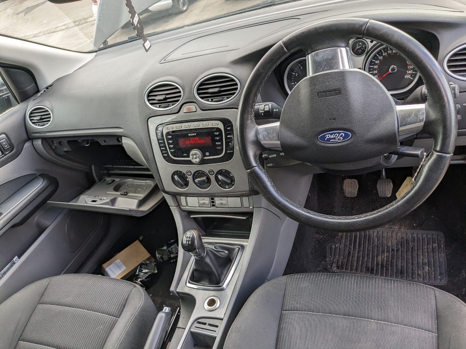 Б/У 1559586 Кнопка обогрева заднего стекла Ford Focus 2 (2004-2011)  Проверочный срок устанавливаетс bu6a1880789 Б/У запчасти