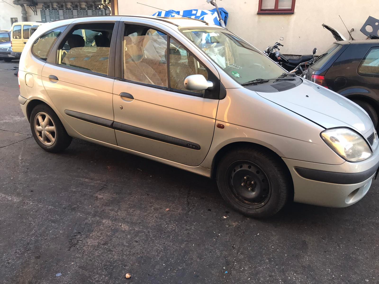 Б/У 7700827599 Замок крышки багажника Renault Scenic 1 (1996-2003) bu6a1591492 Б/У запчасти