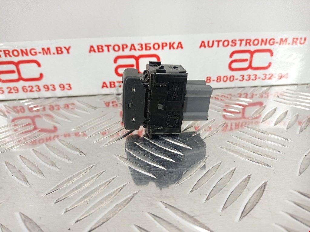 Б/У 25500AX610 Кнопка обогрева сидений Murano (Z50) (2002-2008) L Проверочный срок устанавливается с BY9A848529 Б/У запчасти