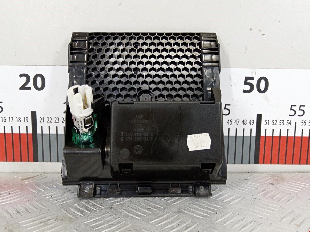 Б/У 3T0863077B Пепельница передняя Skoda Superb (3T) (2008-2015) с розеткой 12V Проверочный срок уст bu6a1844852 Б/У запчасти