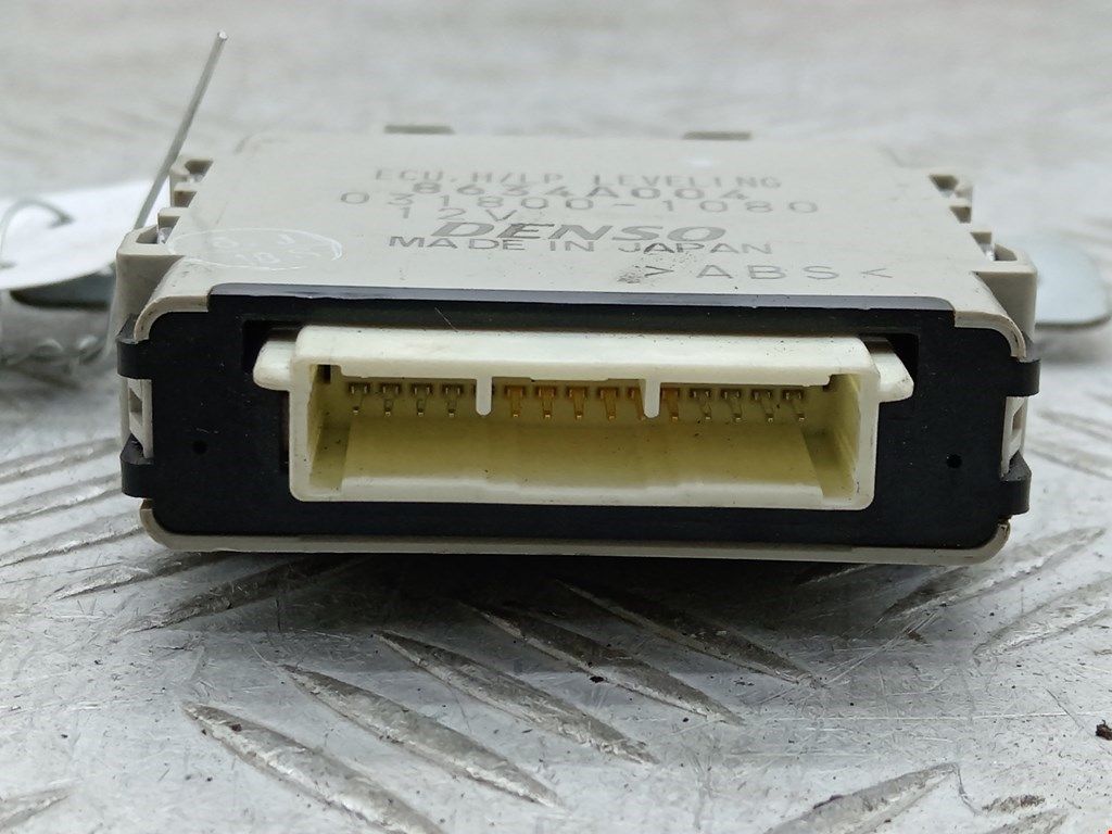 Б/У 8634A004 Блок управления светом Mitsubishi Pajero 4 (2006-2023)  Проверочный срок устанавливаетс bu6a1976667 Б/У запчасти