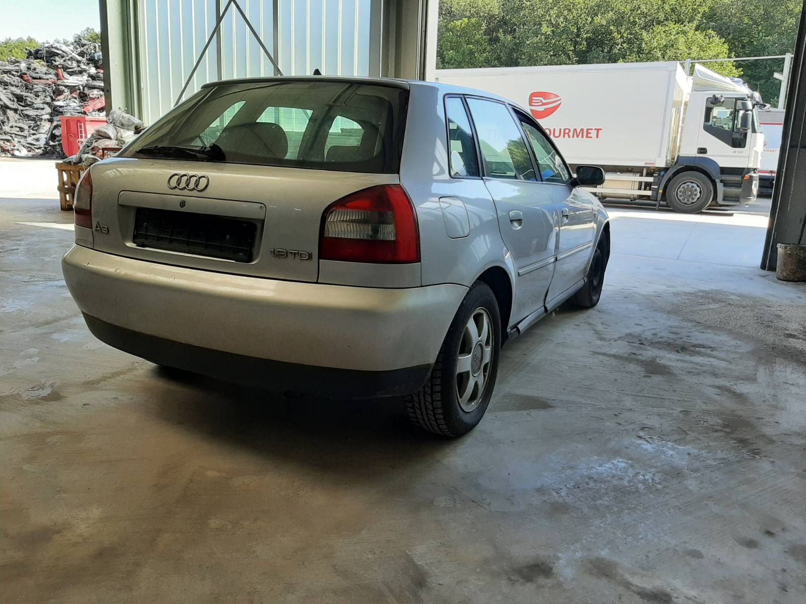 Б/У 1J0121253AD Радиатор основной Audi A3 8L (1996-2003) BEHR. ржавчина снизу, примяты соты Провероч bu6a1041846 Б/У запчасти