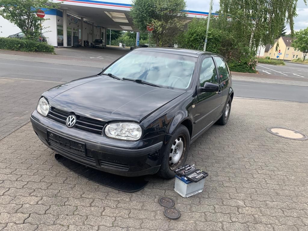 Б/У 1J1422075LX Рейка рулевая Volkswagen Golf 4 (1997-2004) Европа, порван пыльник , ржавый шток , к bu6a1859365 Б/У запчасти