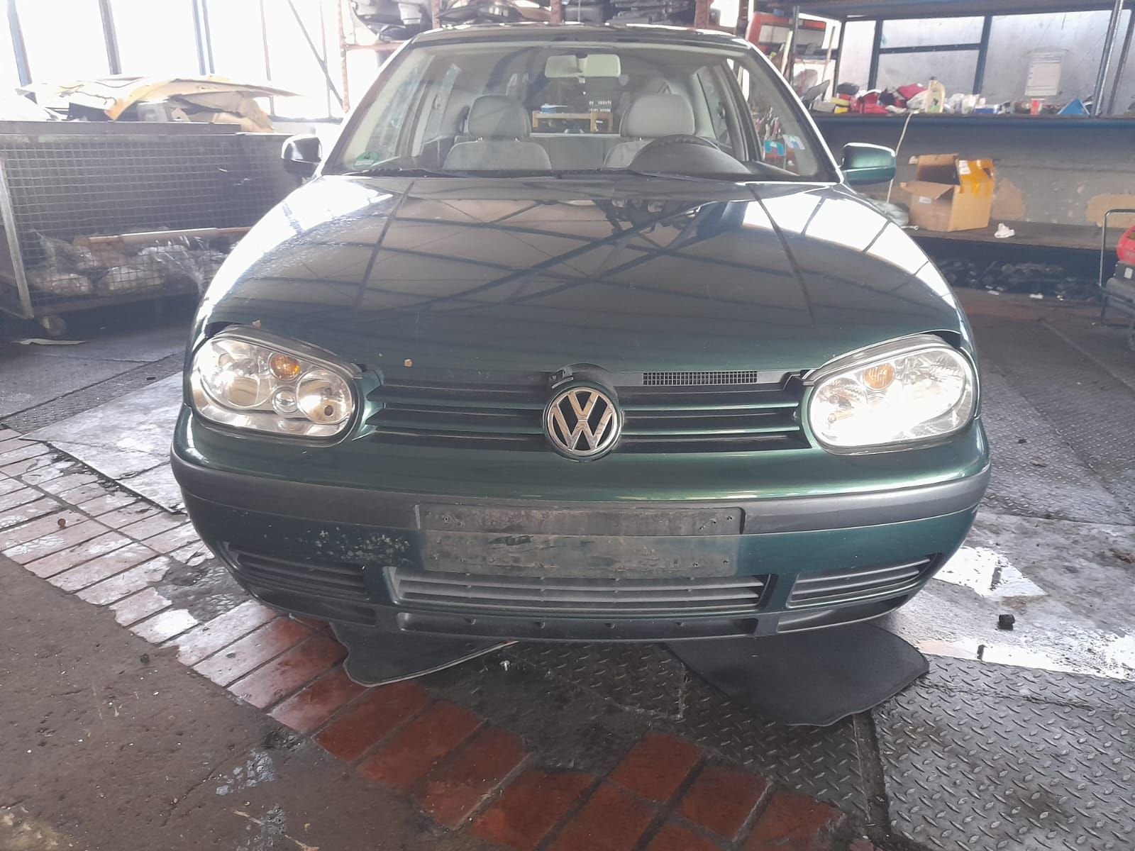 Б/У 6X0959455F Вентилятор радиатора основного Volkswagen Golf 4 (1997-2004) на диффузоре  Проверочны bu6a2043566 Б/У запчасти